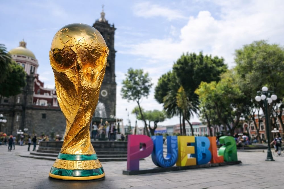 Coca-Cola llevará la Copa Mundial a Puebla | Foto: ChatGPT para El Universal Puebla