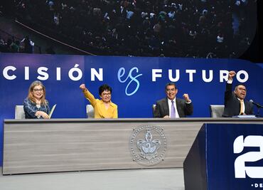 Lilia Cedillo rinde segundo informe de labores en la BUAP