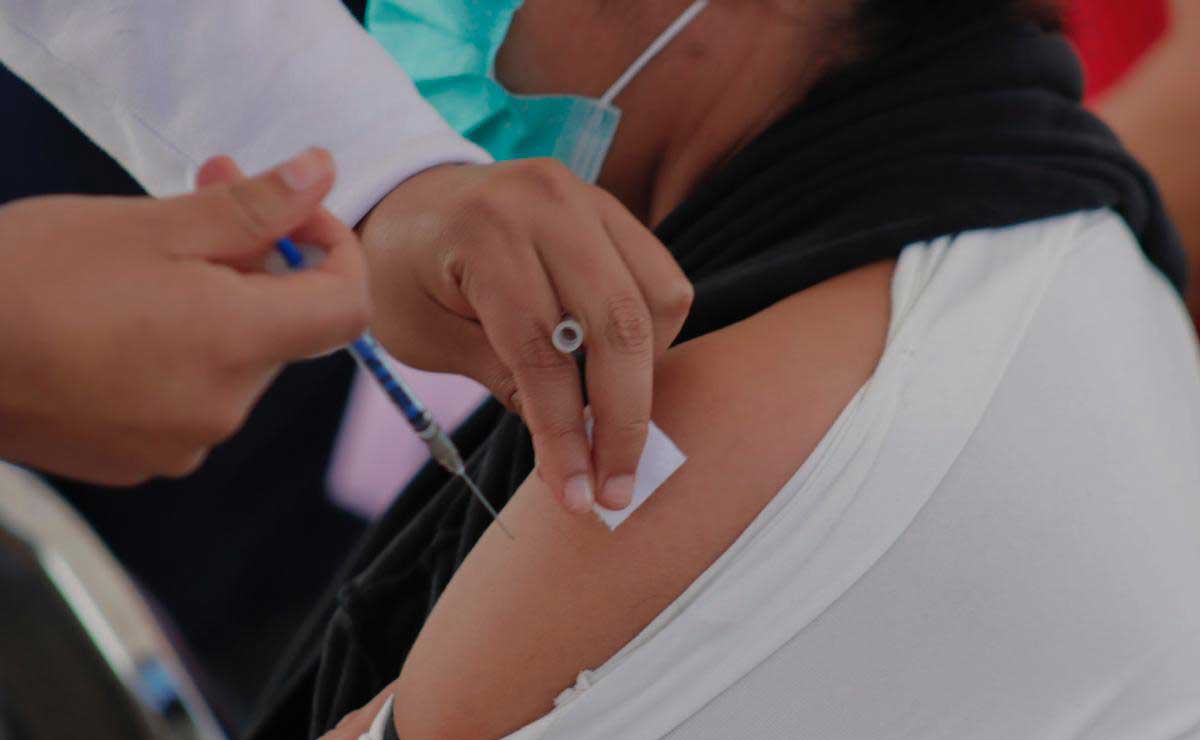 Registran poca afluencia de poblanos en vacunación contra la influenza