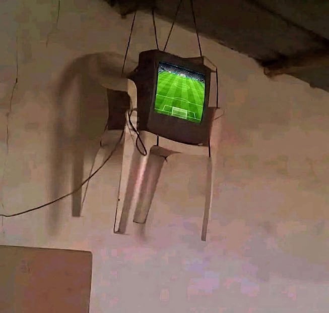 Hay quienes hacen lo imposible para ver el partido