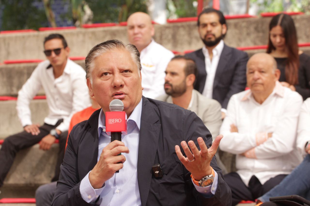 Fernando Morales presente en "Diálogos circulares por la democracia"  en la Ibero Puebla