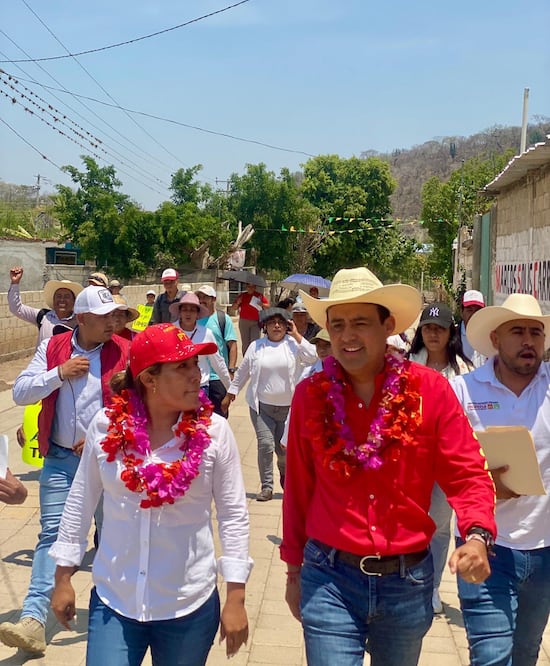 Lalo Castillo recorrió Cuayuca de Andrade / Foto: Especial