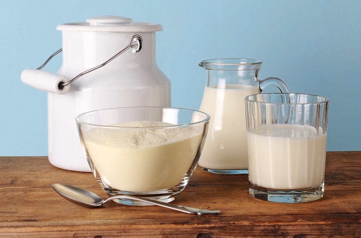 Profeco encuentra "leche de vaca"... que no es de vaca: tiene grasa vegetal