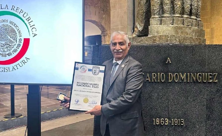 Senado reconoce trayectoria académica del director de la Facultad de Ingeniería de la BUAP