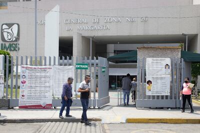 Doctor del IMSS La Margarita golpea a adulto mayor por incidente de tránsito