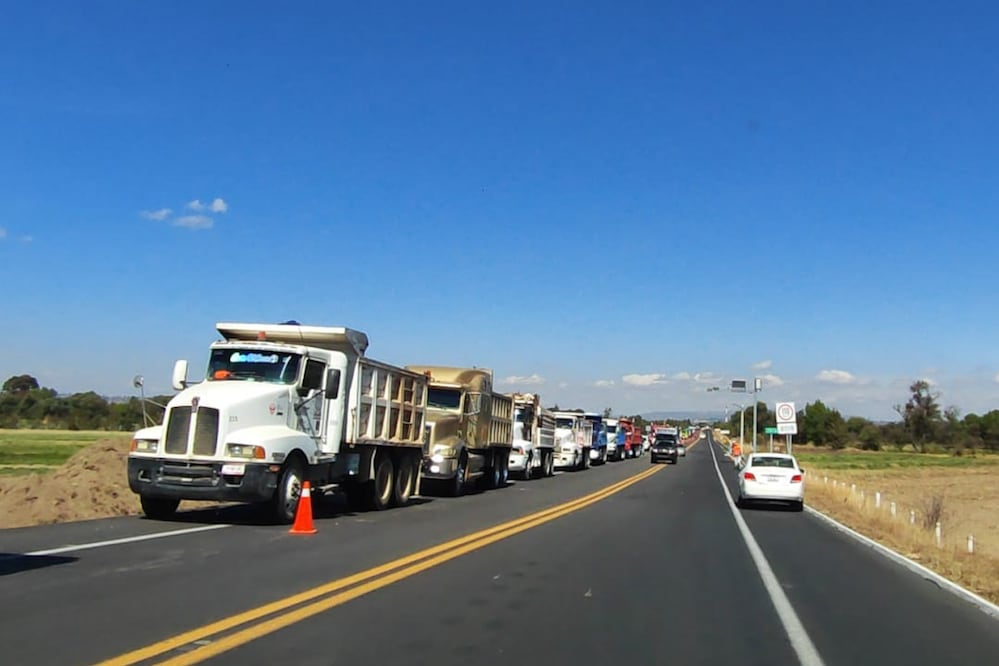 Se registró un bloqueo en la autopista Puebla-Tlaxcala | Foto: EsImagen