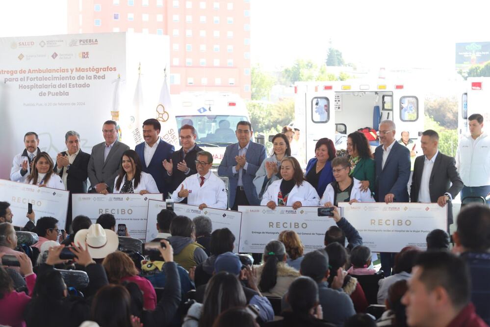 SEDIF y Beneficencia Pública entregan apoyos a poblanos | EsImagen