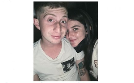 Días antes de morir Octavio Ocaña enseñaba al hijo de su pareja a andar en patines en la Alameda