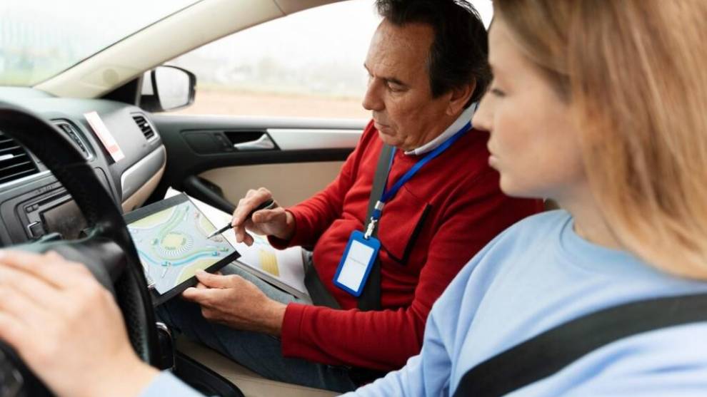 El reglamento establece que el examen teórico necesario para obtener la licencia deberá llevarse a cabo directamente en las oficinas de la Secretaría de Movilidad y Transporte. 

Foto: Producción El Universal Puebla