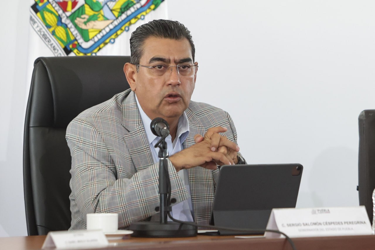 Sergio Salomón pidió a los padres de familia asumir su responsabilidad | Foto: Agencia Es Imagen para El Universal Puebla