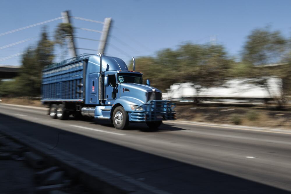 Uno de los puestos que se ofrecen es como conductor de tráiler | EsImagen