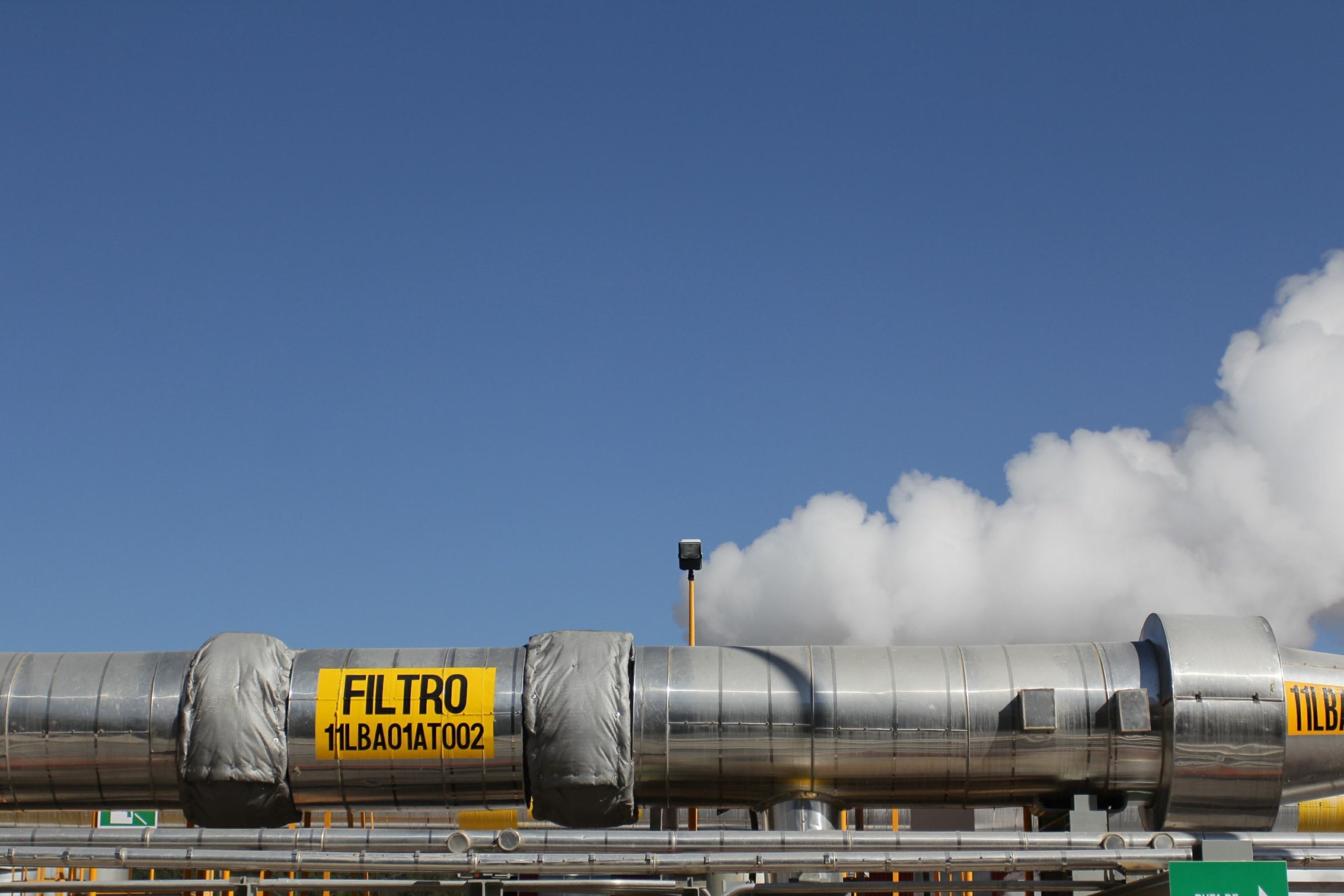 El vapor y el agua que produce el volcán se extraen mediante pozos que producen luz | Agencia Es Imagen para El Universal Puebla