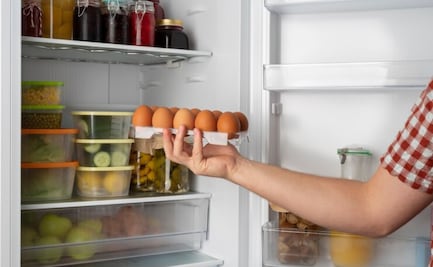¿Cuánto tiempo se conservan los huevos en el refrigerador?