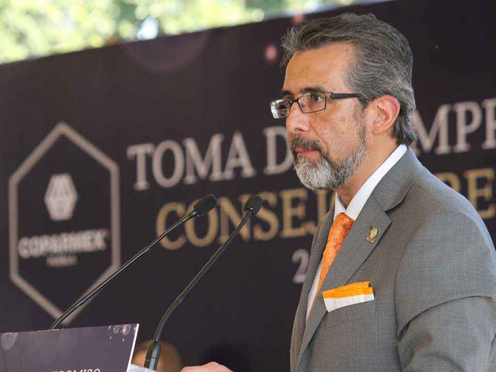 Coparmex busca limar asperezas con Barbosa