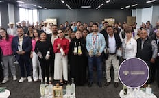 Puebla analiza cambios a la NOM-070 para fortalecer la producción de mezcal