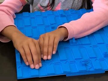 Maquetas de la BUAP para niños con ceguera destacan en certamen internacional