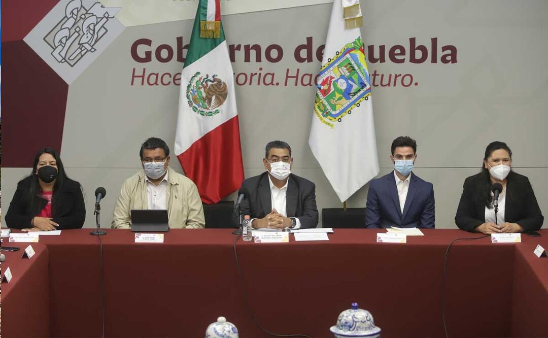 Este jueves, Rodrigo Abdala y Sergio Salomón Céspedes encabezaron una rueda de prensa | Foto: Agencia Es Imagen para El Universal Puebla