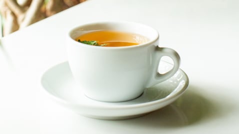 Este es el té para reducir el paso de la edad y aumentar el colágeno en el organismo