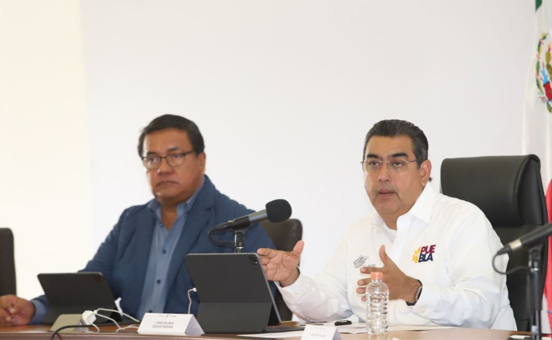 El gobernador Sergio Salomón Céspedes habló sobre los cambios en la Secretaria de Planeación y Finanzas. | Foto: Agencia Es Imagen para El Universal Puebla