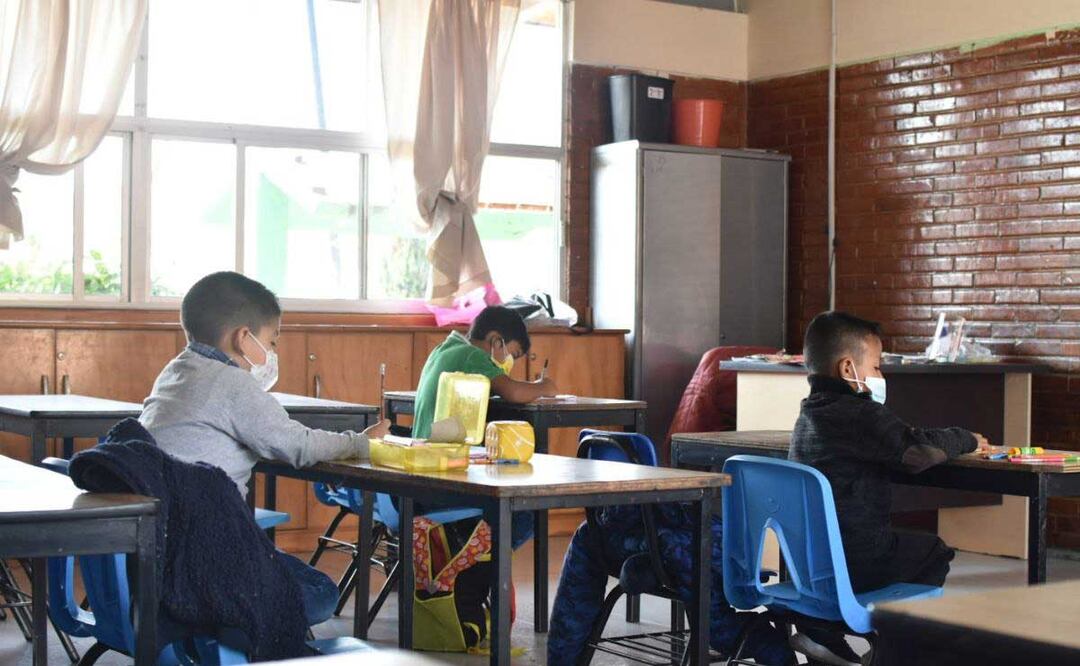 El Conapred ha pedido a las escuelas de todo el país que no impidan el acceso a los alumnos por su apariencia física | Foto: agencia Es Imagen para El Universal Puebla