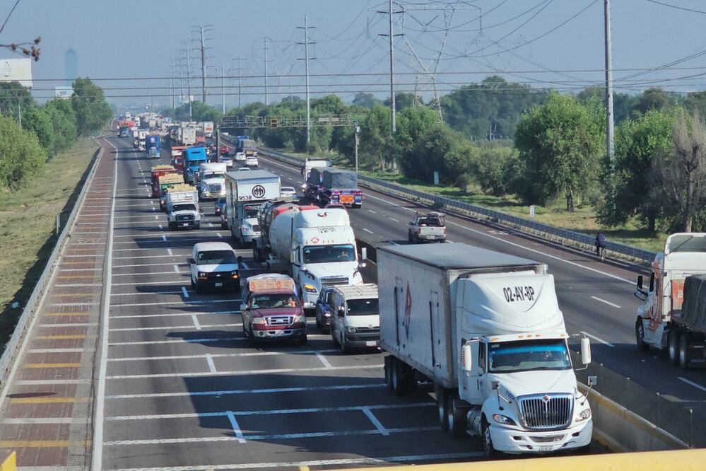 Pobladores de Xoxtla han bloqueado la autopista México-Puebla en dos ocasiones en menos de 24 horas | Foto: EsImagen