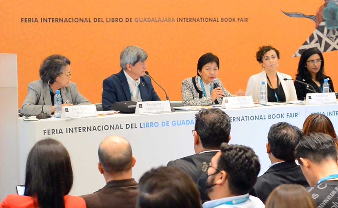 Desde la FIL Guaalajara, la rectora resaltó los logros de la universidad |  FOTO: BUAP