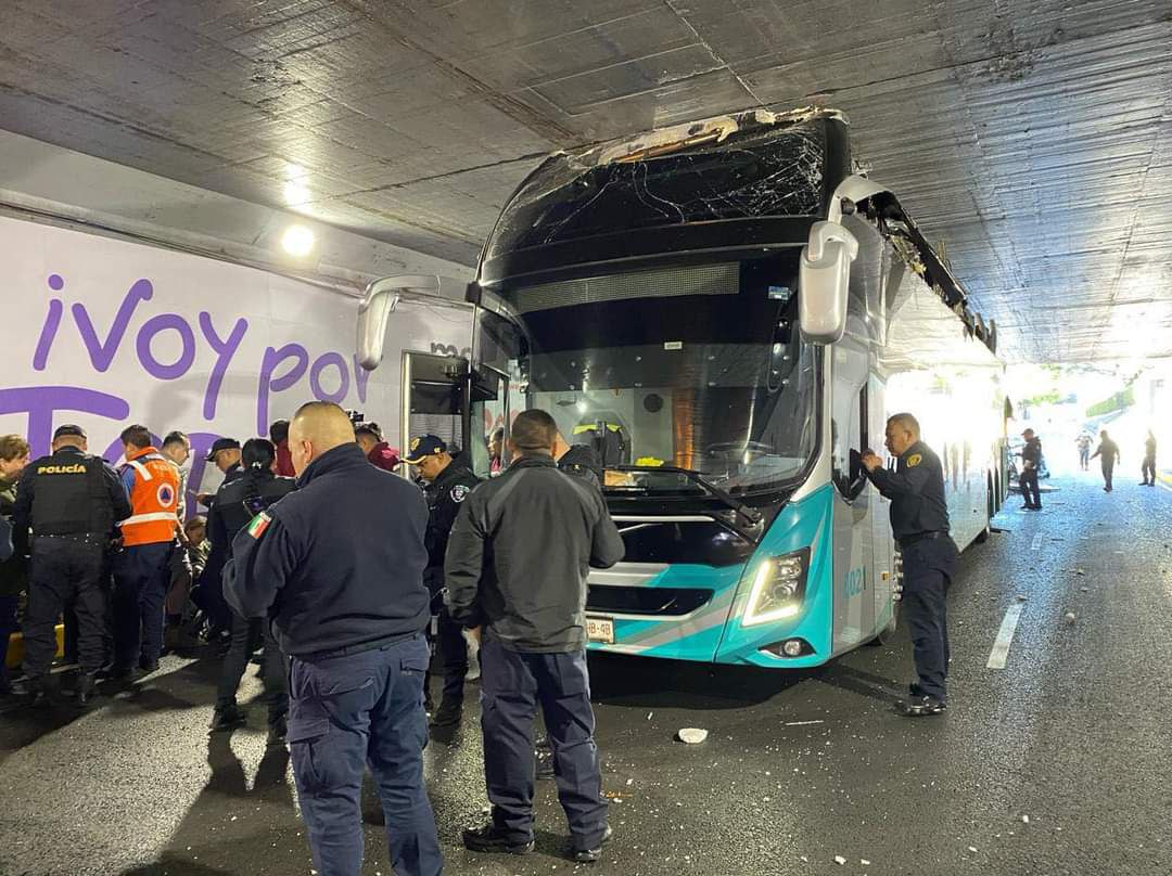 Un total de 16 poblanos fueron atendidos por los cuerpos de emergencia tras el accidente | Fotos PC Estatal