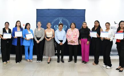 Rectora de la BUAP entregó reconocimientos a becarias de Abogadas MX