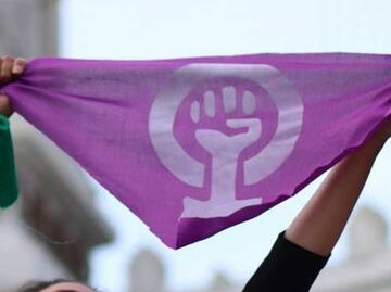 Activistas exigen a la UPAEP no encubrir a deudor alimentario