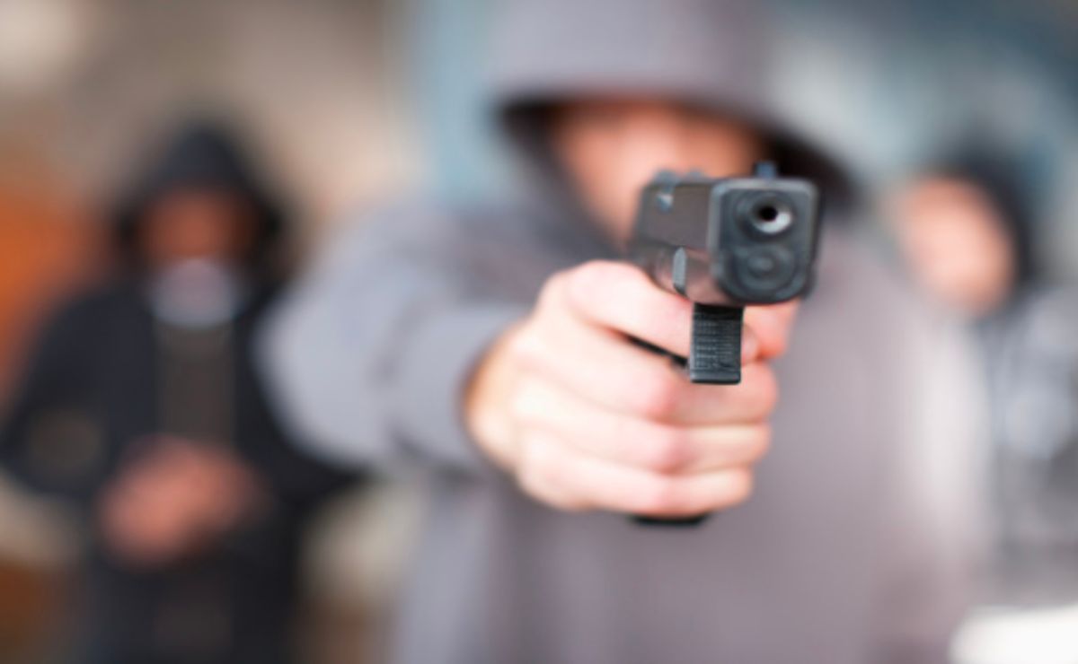 Un violento asalto contra estudiantes de medicina fue captado en video y compartido en redes sociales | Foto: Semana.com