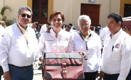 Entrega Correos de México equipo a carteras y carteros en Puebla