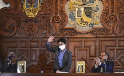 Lilia Cedillo preside la presentación del libro Cómo ganar el Premio Nobel, de Peter Doherty