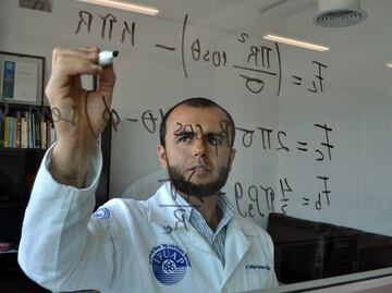 Otorgan Premio de Investigación para Científicos Jóvenes 2021 a académico de la BUAP