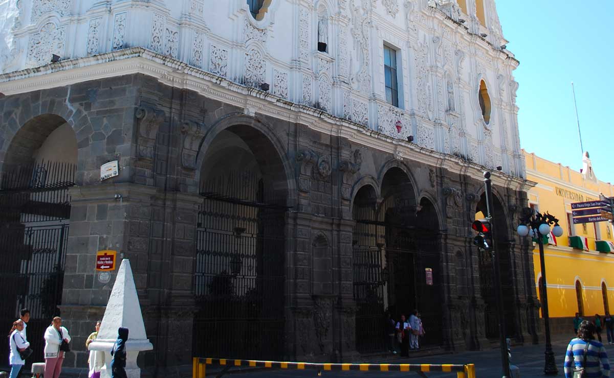 Iglesia de la Compañía, el lugar donde descansa la China Poblana