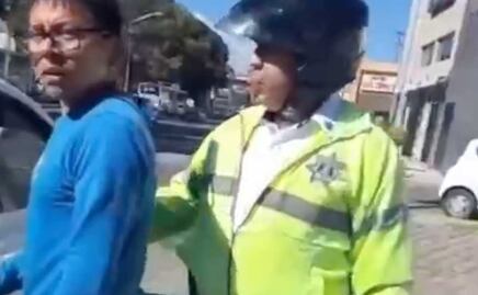 VIDEO. Exhiben a policía estatal extorsionando a ciudadano