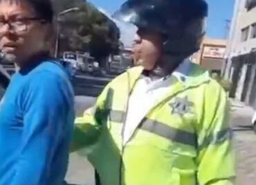 VIDEO. Exhiben a policía estatal extorsionando a ciudadano