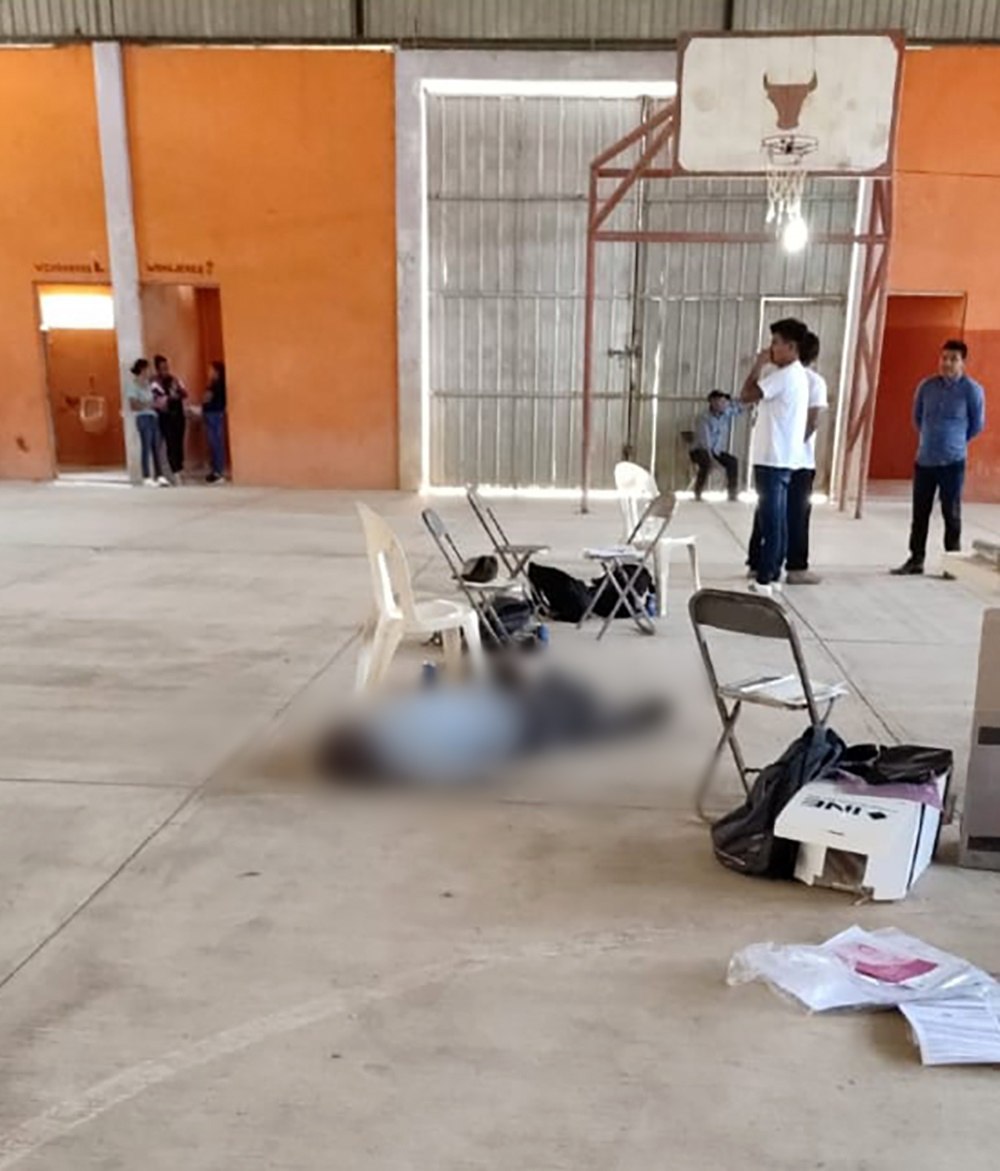 En Eloxotitlán un observador electoral falleció de un infarto | Foto: Redes sociales