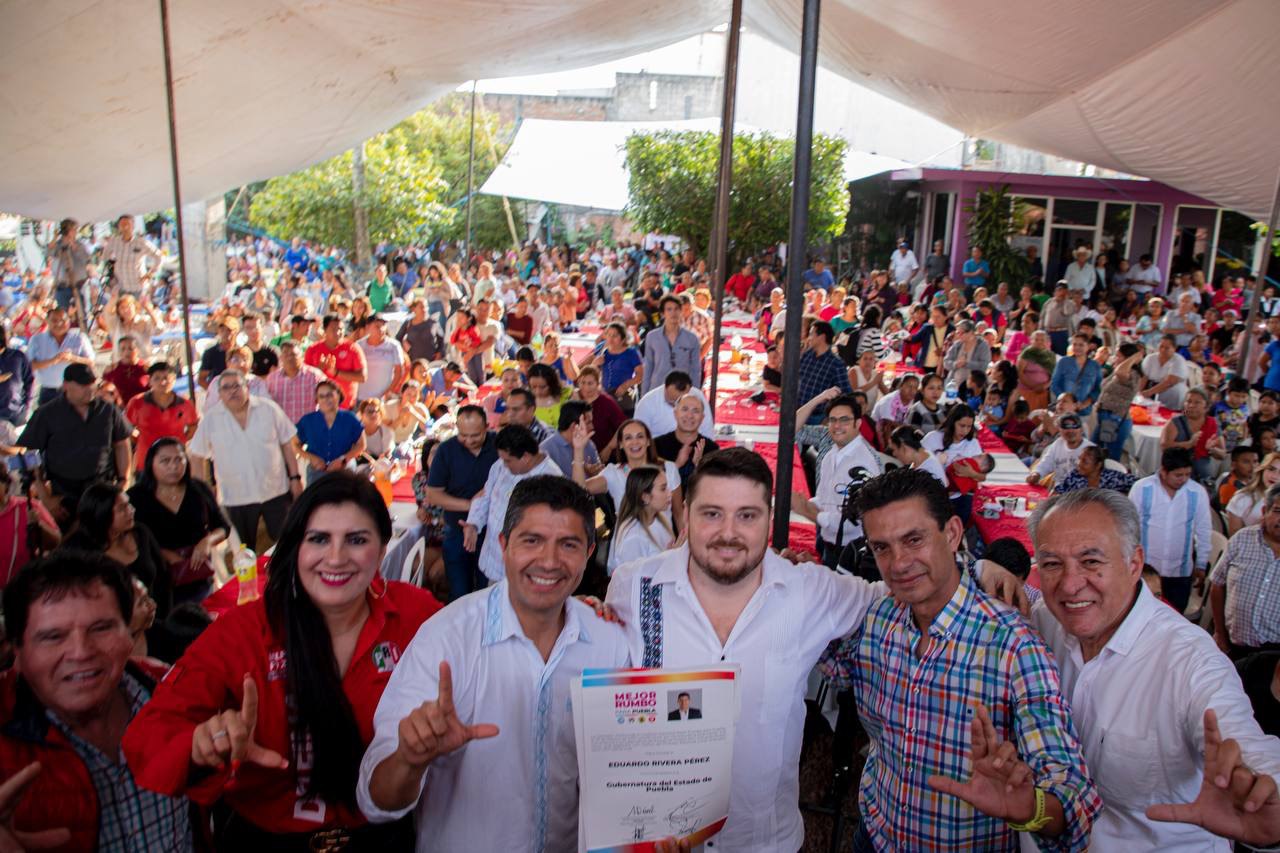 Lalo Rivera recibe constancia como candidato por parte de la coalición | EsImagen