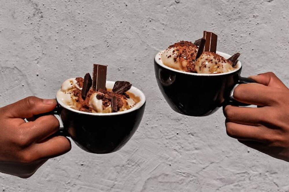 En la ciudad de Puebla puedes encontrar muchos lugares para degustar un rico chocolate | Foto: Google / R&E Specialty Coffee