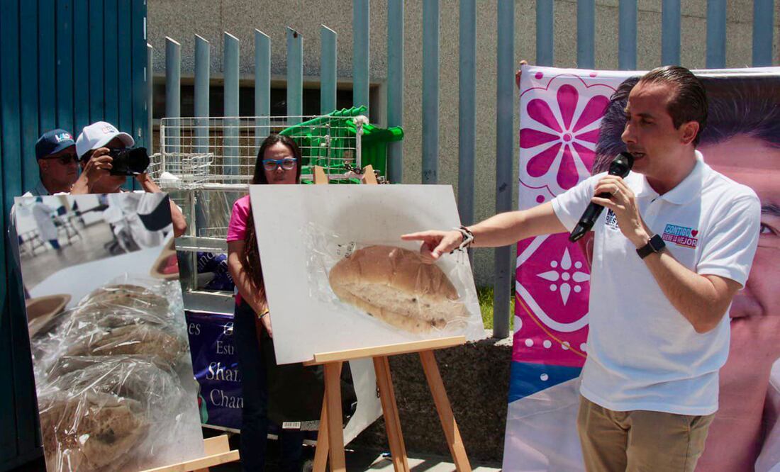 Mario Riestra denunció la entrega de pan echado a perder | Foto Especial