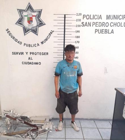 Lo golpearon y amarraron por hurtar en panteón de Cholula