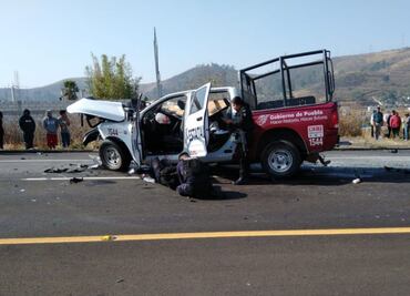 Choca patrulla estatal en la Puebla-Atlixco y deja un policía muerto