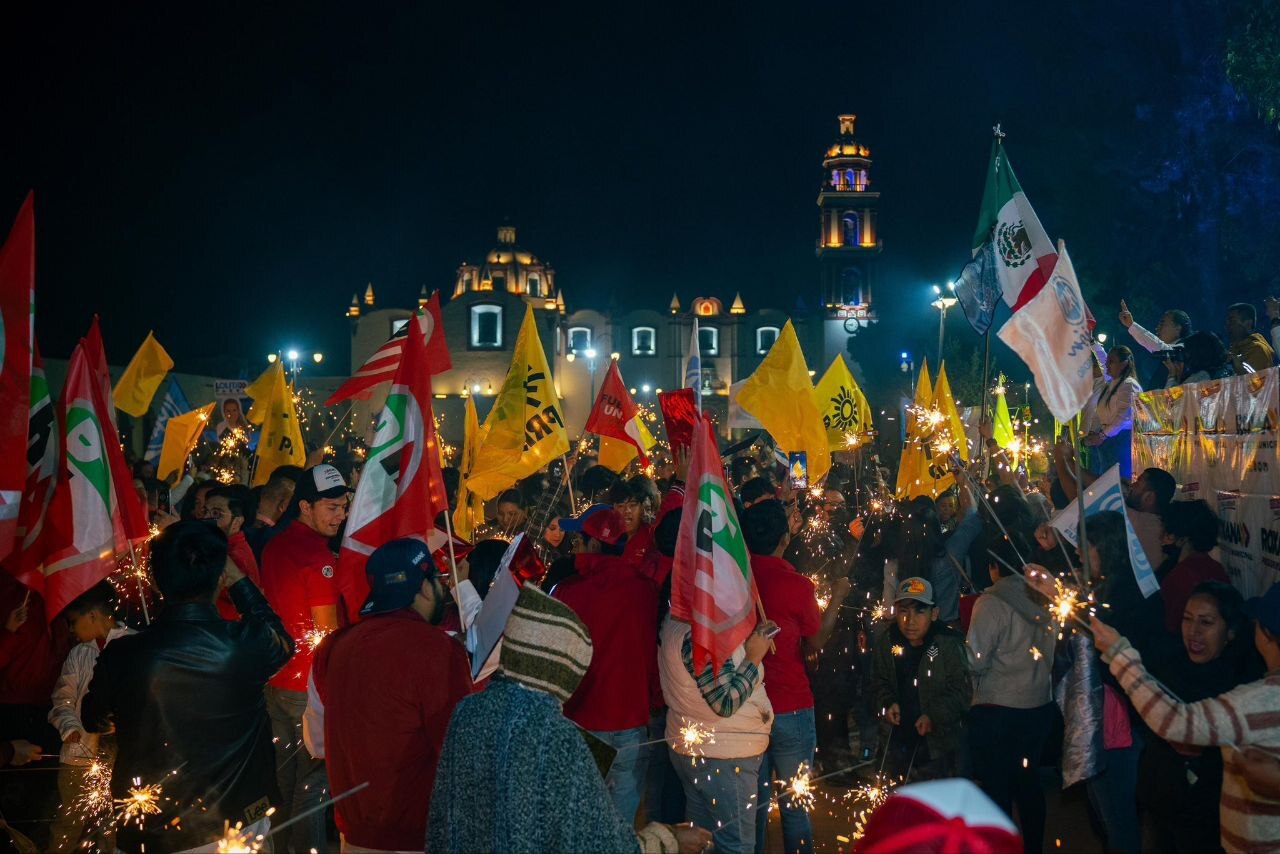 En San Pedro Cholula, Roxana Luna inició campaña al primer minuto de este domingo | Foto: X Roxana Luna