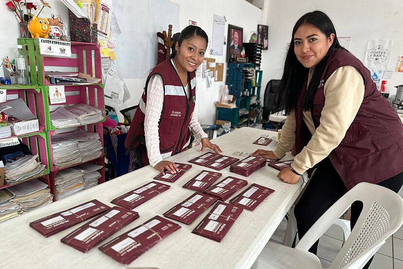 El programa Mujeres con Bienestar en Puebla proporciona un valioso apoyo económico a mujeres en situación vulnerable. 

Foto: Producción El Universal Puebla