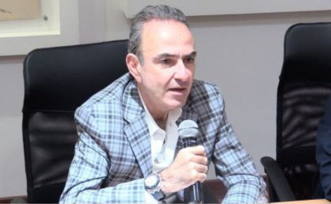 El diputado Jorge Estefan Chidiac explicó la situación sobre el pago de la multa en el SAT. | Foto: Agencia Es Imagen para El Universal Puebla