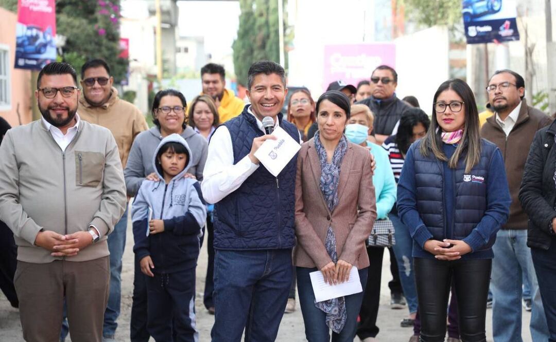El presidente municipal de Puebla, Eduardo Rivera, estuvo en San Jerónimo Caleras | Foto: Ayuntamiento de Puebla