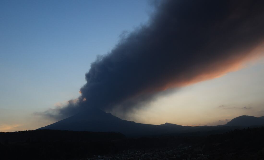 El volcán Popocatépetl tiene exhalaciones de una altura de 400 metros | Foto: EsImagen