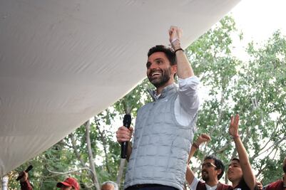 Jóvenes conversan con Rodrigo Abdala en Analco y le muestran su respaldo