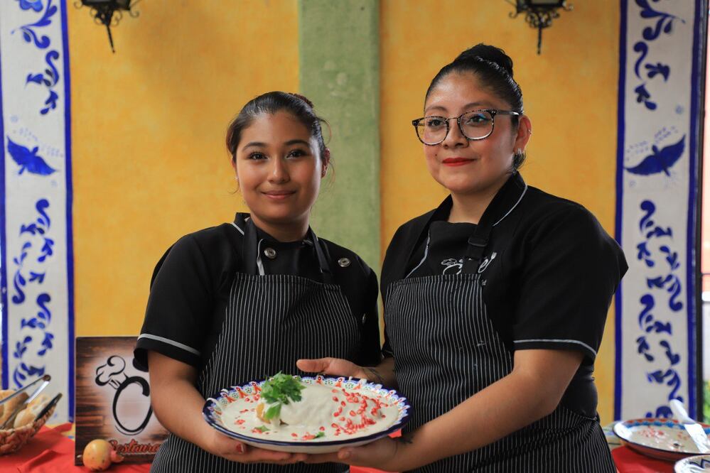 El precio de los Chiles en Nogada en los restaurantes de Puebla varía entre los 450 y 750 pesos