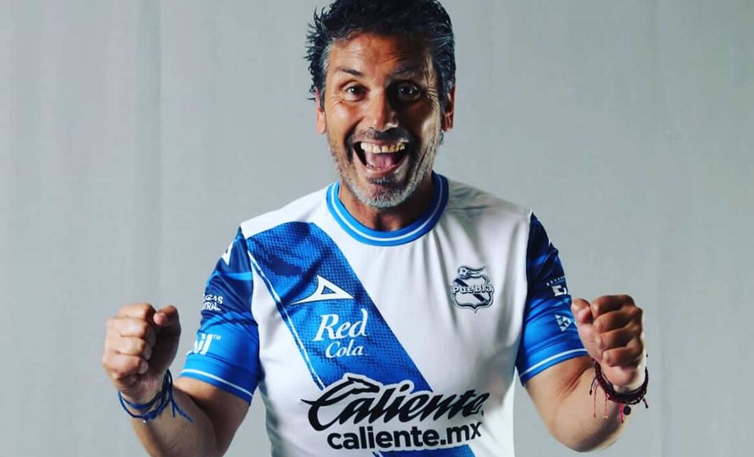 El chileno fue campeonísimo con puebla en la temporada 89-90. Foto: Carlos Poblete / Twitter